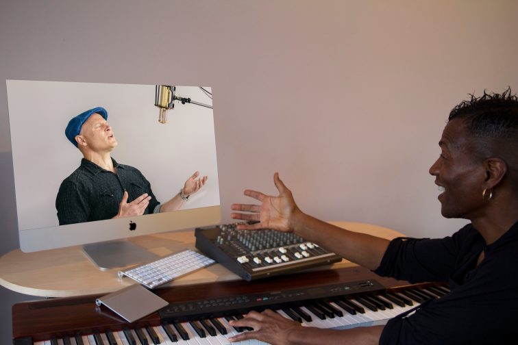 www.onLine Profty CSS Trained Common Sense Singing Vocal Coach Lessons Balances Vocal Registers & Sang!